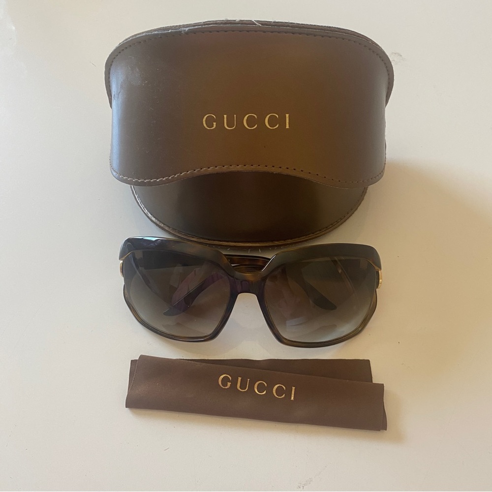 Gucci large round sunglasses 3110 brown shell with crystal embellished logo